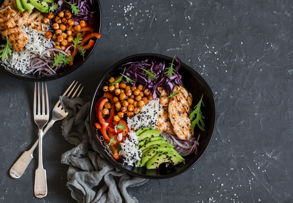 grilled chicken with chickpeas and avocados